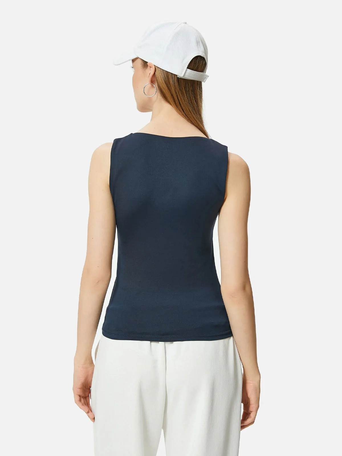 Basic Sleeveless Tank Top - الصورة 2
